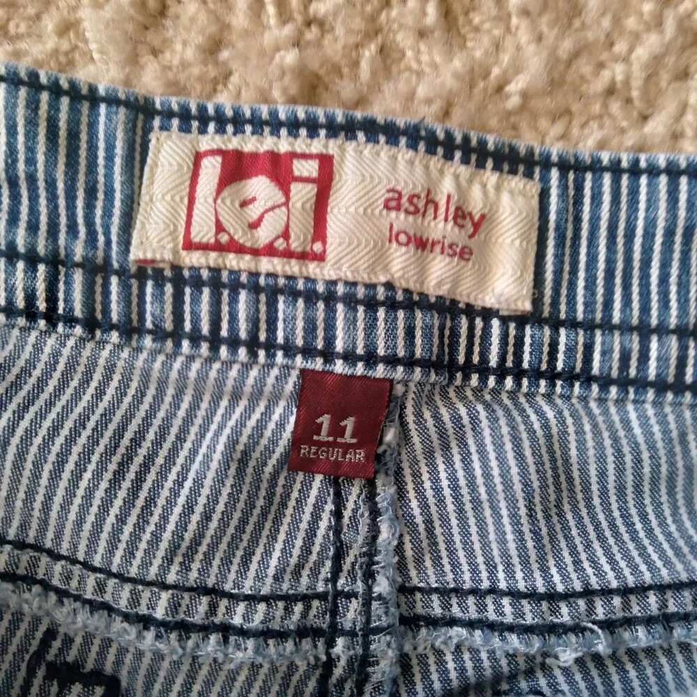 Vintage L.E.I./Lei Ashley Low Rise Blue Striped Distressed Denim Shorts